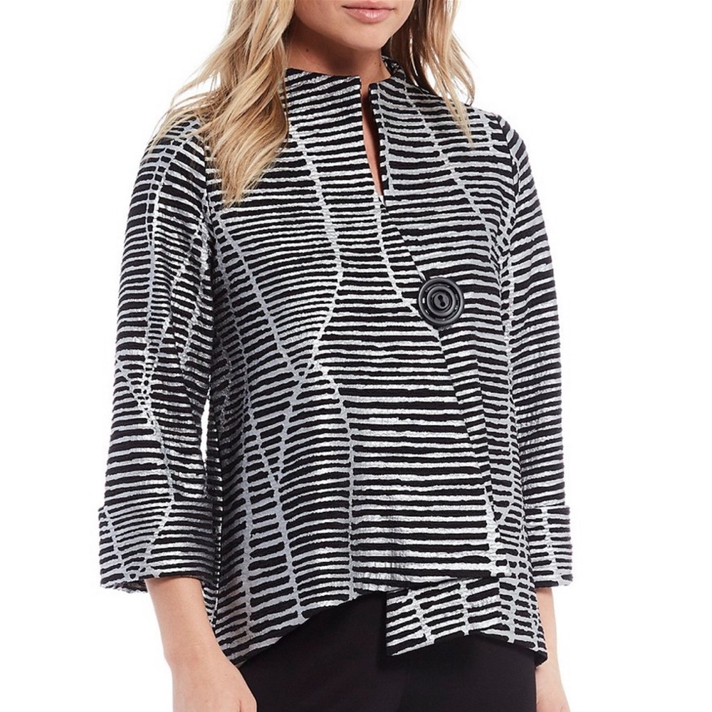 IC Collection
One Button Jacket - Picture 10 of 11